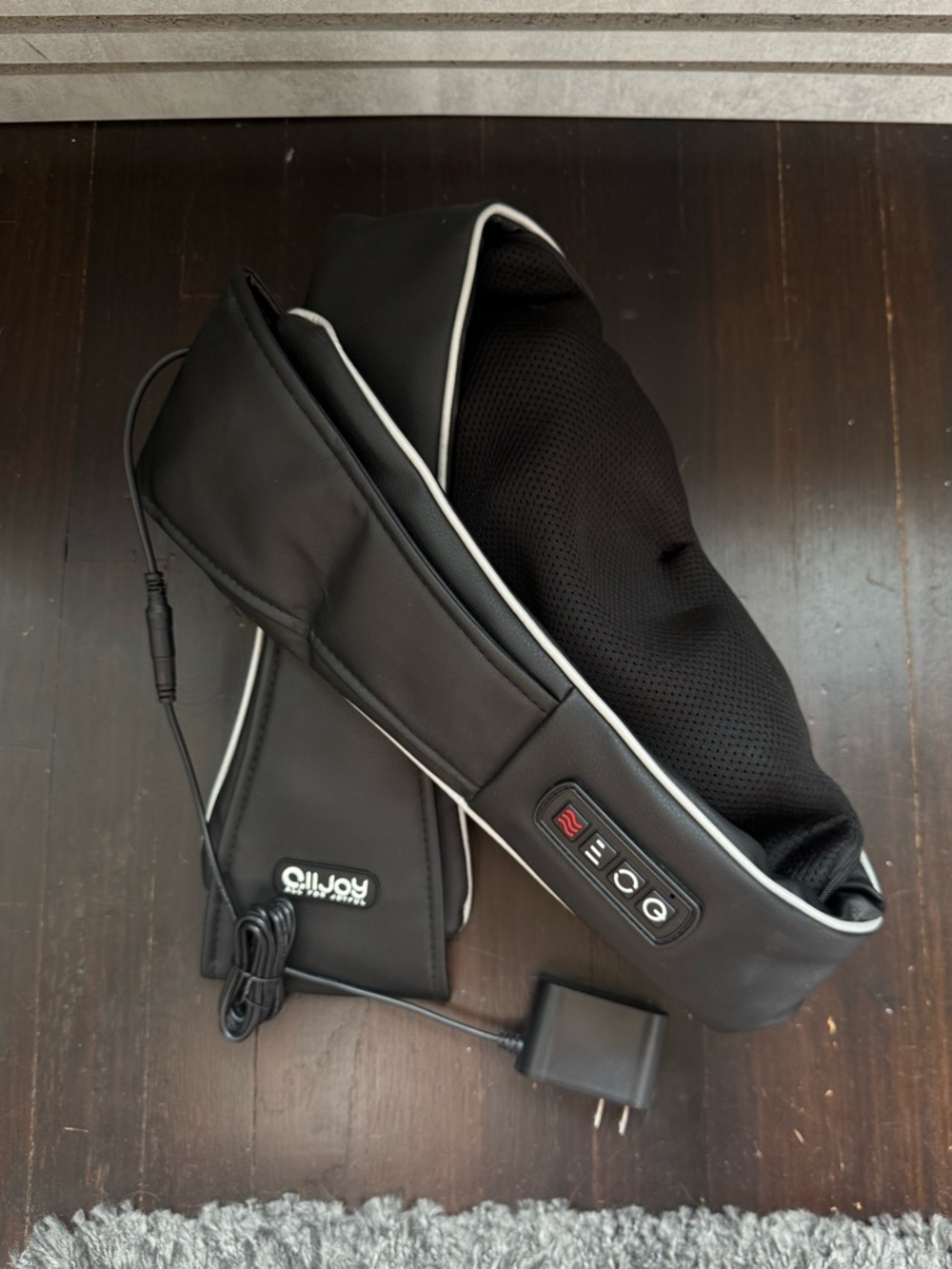 NEW Shiatsu Neck & Shoulder Massager with Heat - Black